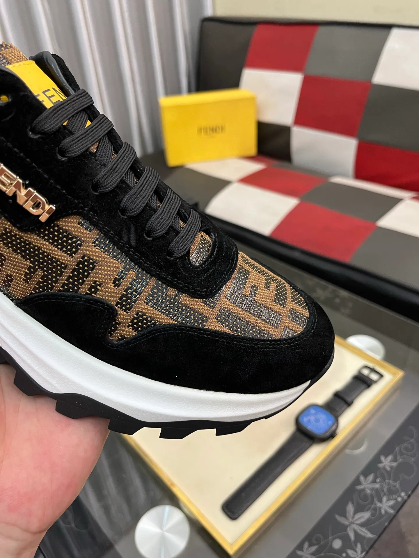 Men's Men's Shoes💰458⌚️⌚️[FENDI] Fendi's classic and comfortable men's, this complex sneaker is made of soft calfskin➕genuine leather lining➕original ultra-light rubber material with rough outsole. This unique light style is suitable for the casual and refined sensibility of this season. It is comfortable and natural on the feet. It is an everyday style for casual travel in autumn and winter! 38−443️⃣colors available